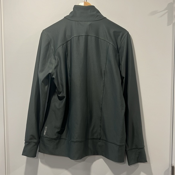 Zip-up Long-sleeve Sports Top - Picture 2 of 12